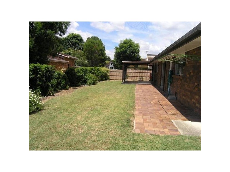 24 Uther Street, Carindale QLD 4152