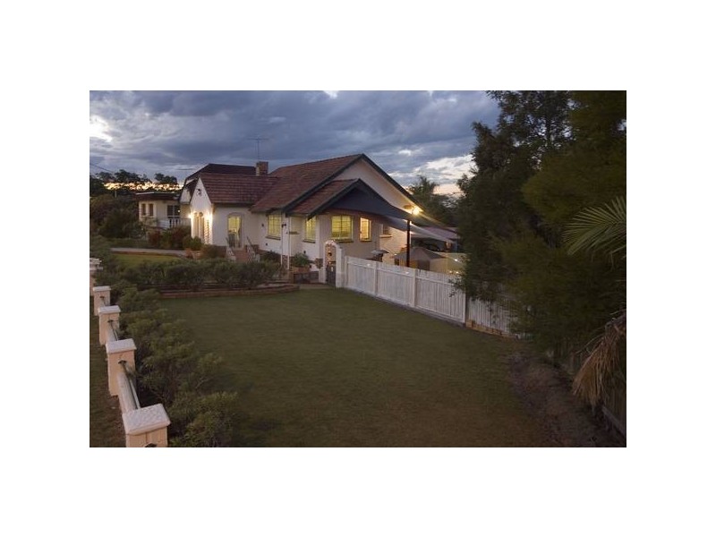 786 Old Cleveland Road, Carina QLD 4152