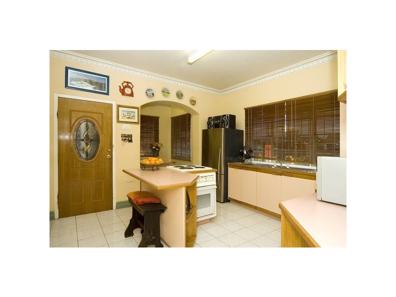 786 Old Cleveland Road, Carina QLD 4152