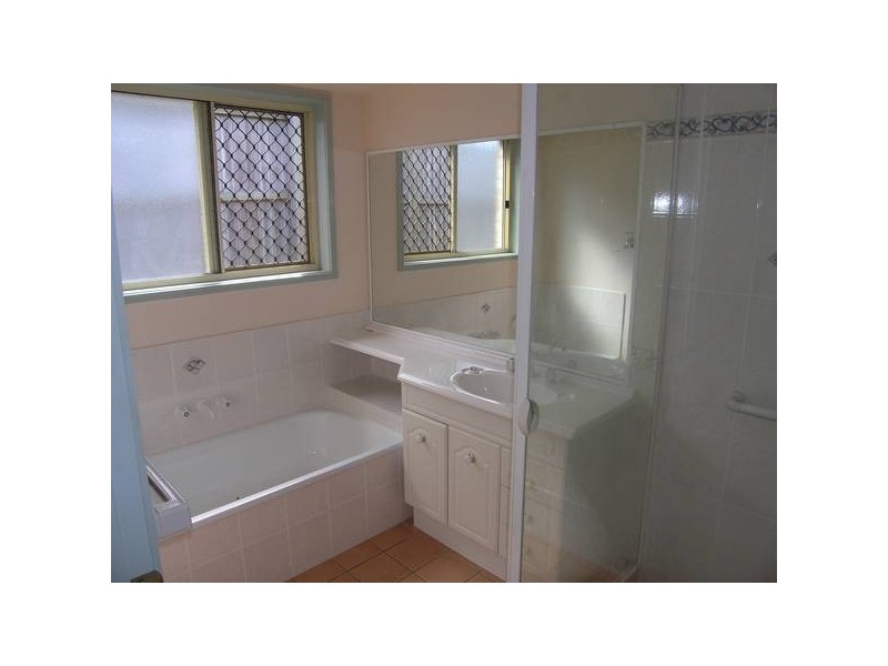 3 Kauri Street, Carindale QLD 4152