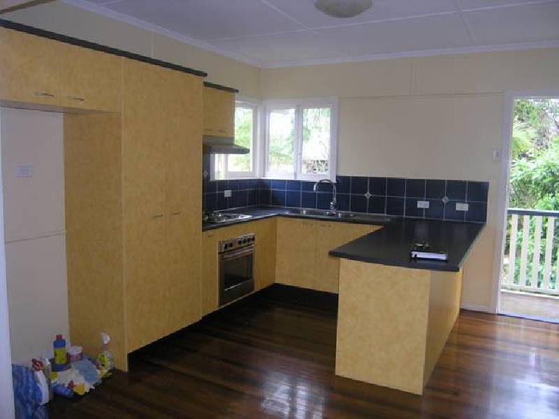 6 Waratah Avenue, Holland Park West QLD 4121