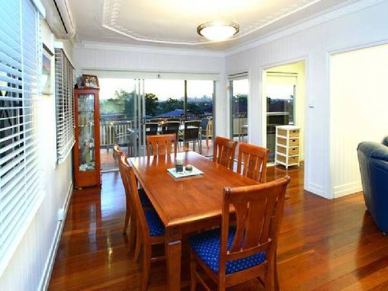 82 Carranya Street, Camp Hill QLD 4152