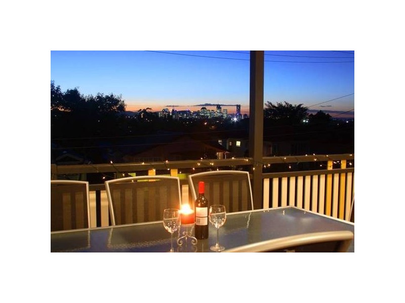 82 Carranya Street, Camp Hill QLD 4152