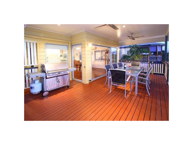 82 Carranya Street, Camp Hill QLD 4152