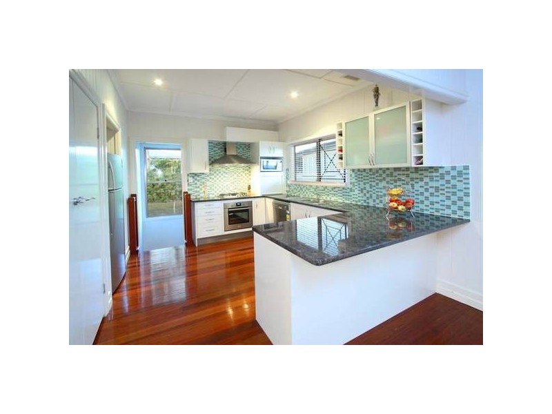 82 Carranya Street, Camp Hill QLD 4152