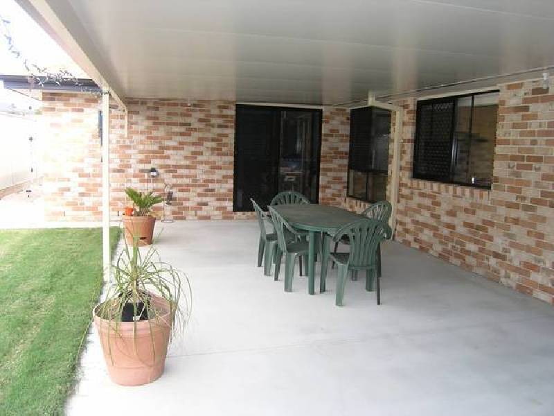 8 Holland Place, Carindale QLD 4152