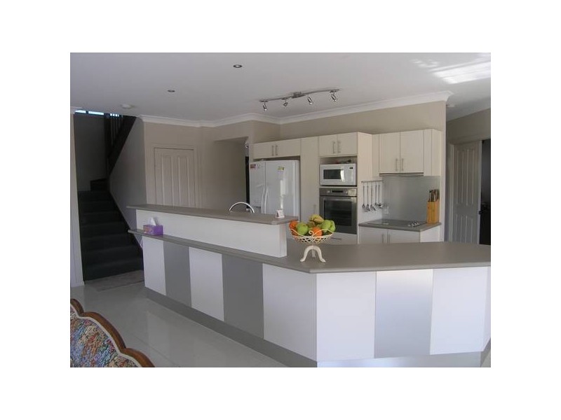 10 Holland Place, Carindale QLD 4152