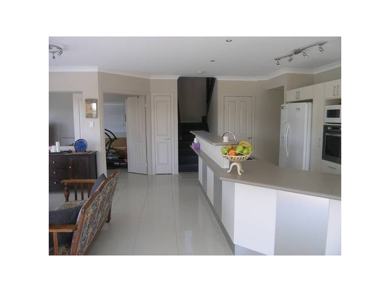 10 Holland Place, Carindale QLD 4152