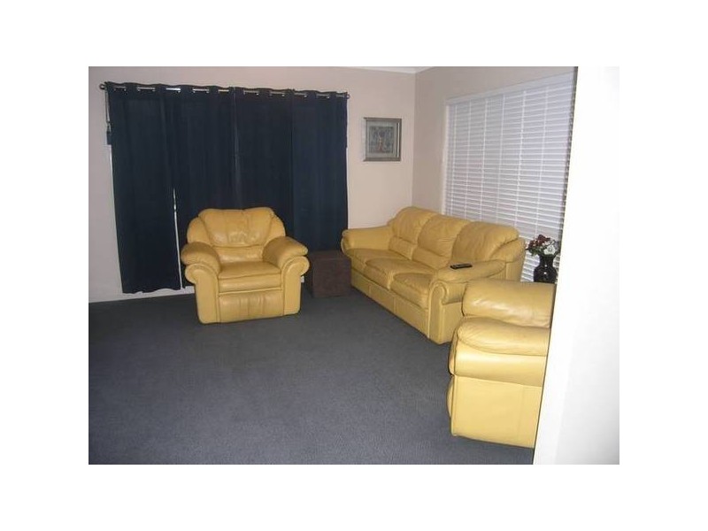 10 Holland Place, Carindale QLD 4152