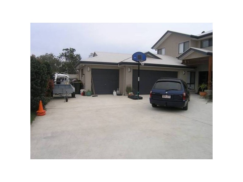 10 Holland Place, Carindale QLD 4152