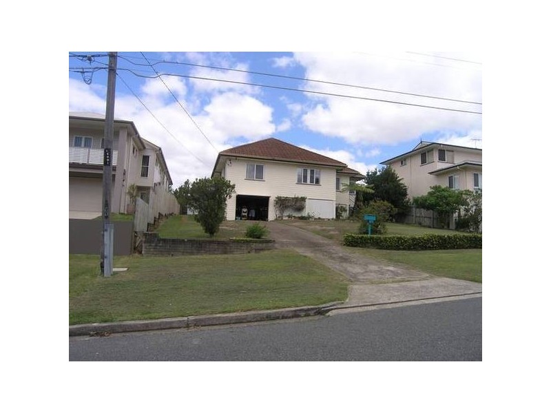 31 Melbourne Avenue, Camp Hill QLD 4152