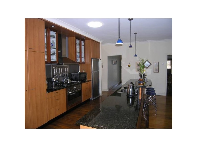 83 Newman Avenue, Camp Hill QLD 4152