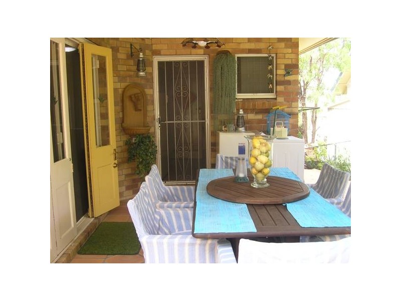 83 Newman Avenue, Camp Hill QLD 4152