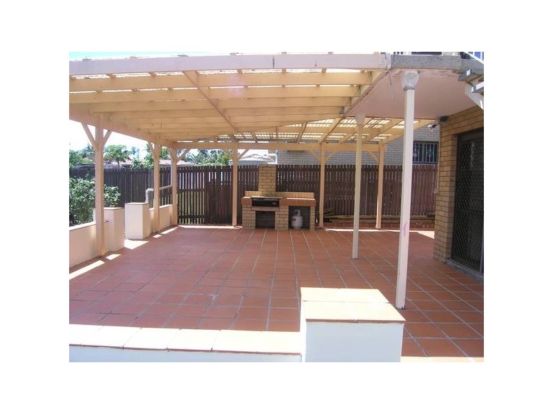 8 Vortigern Street, Carindale QLD 4152