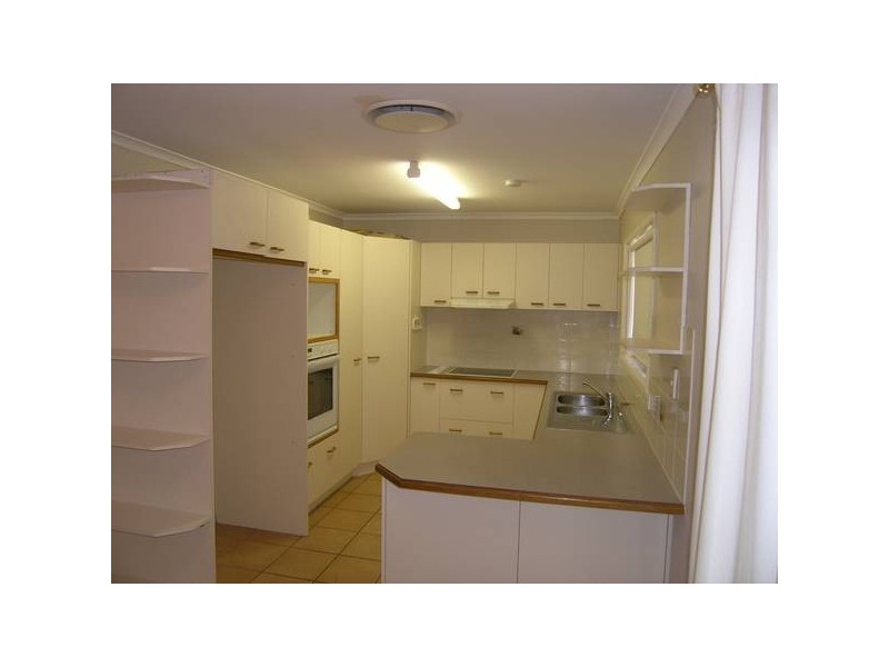 8 Vortigern Street, Carindale QLD 4152