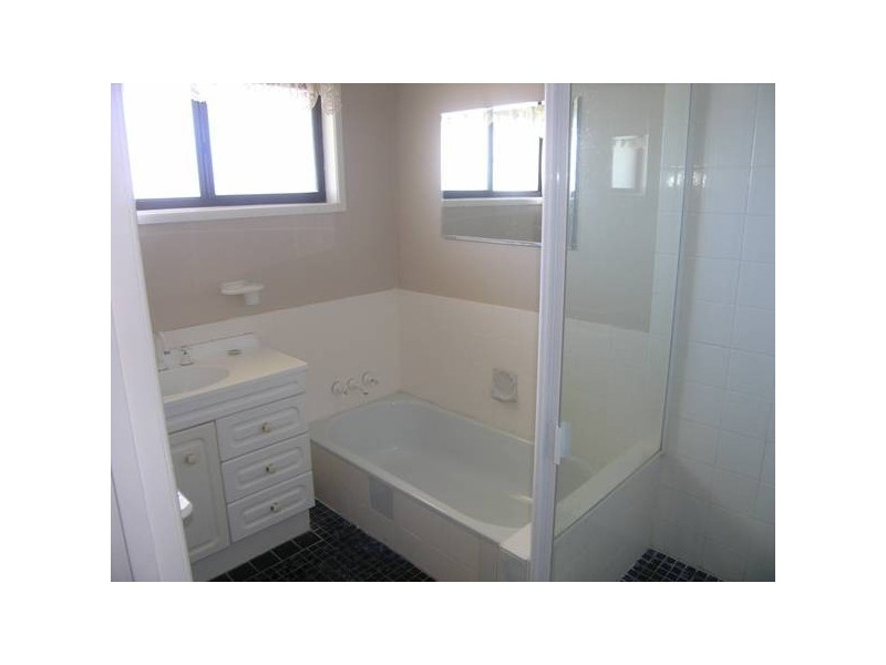 8 Vortigern Street, Carindale QLD 4152