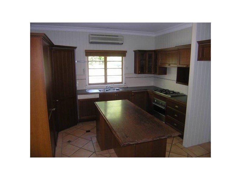 21 Ryan Avenue, Balmoral QLD 4171