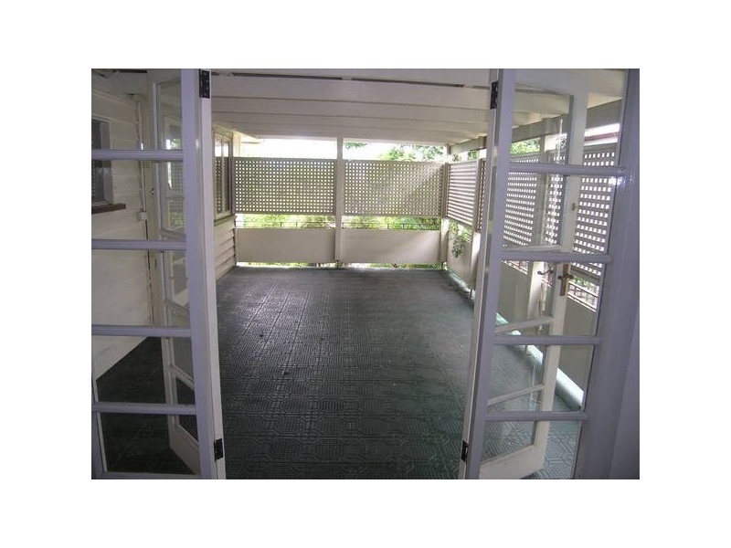 98 Bennetts Road, Camp Hill QLD 4152