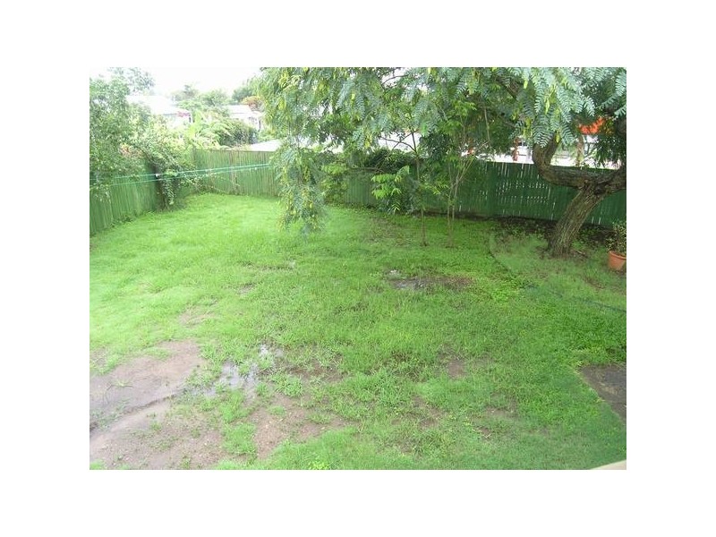 98 Bennetts Road, Camp Hill QLD 4152