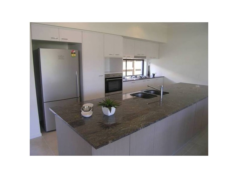 70 MOSS ROAD, Wakerley QLD 4154