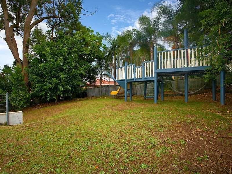 57 Paramount Terrace, Seven Hills QLD 4170