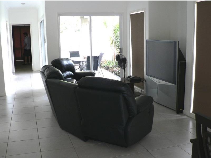 10a Deans Street, Clontarf QLD 4019