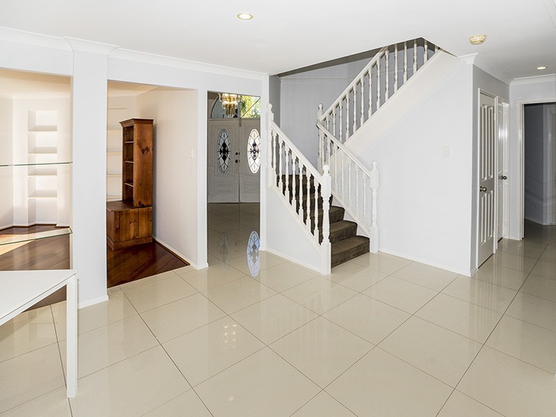 28 Intrepid Court, Newport QLD 4020