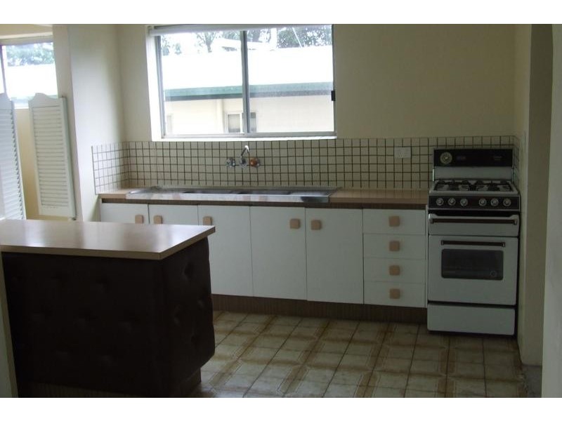 2/172 Norman Ave, Norman Park QLD 4170