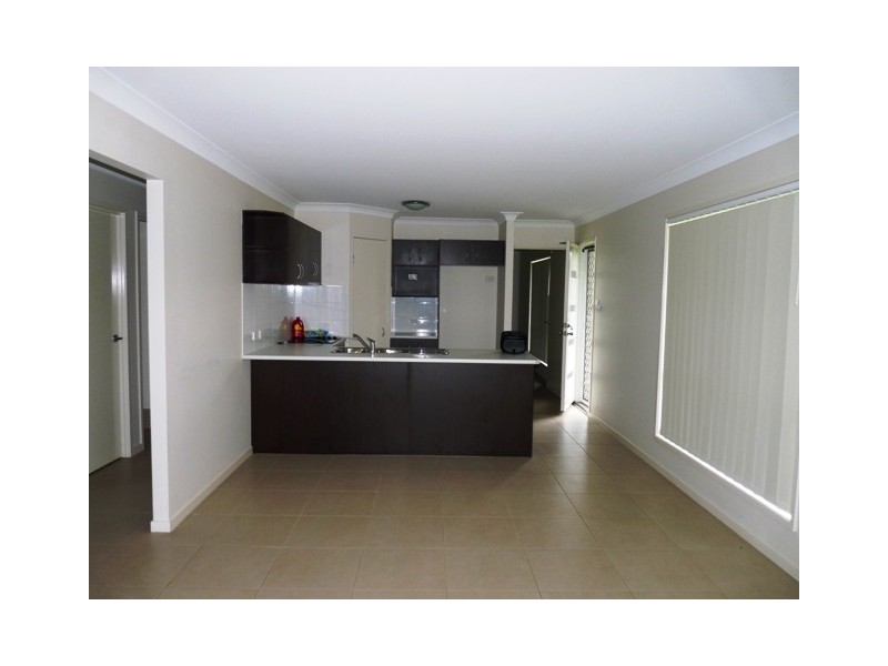 1/206 Wondall road, Manly West QLD 4179