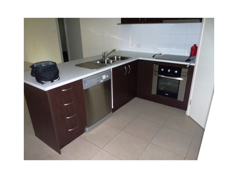 1/206 Wondall road, Manly West QLD 4179