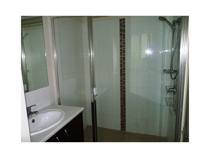 1/206 Wondall road, Manly West QLD 4179