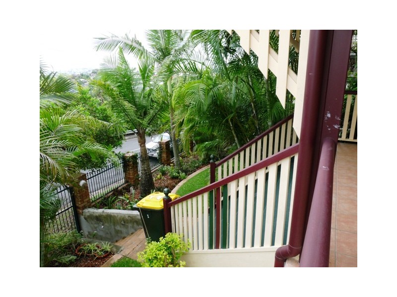 13 Hurd Tce, Morningside QLD 4170