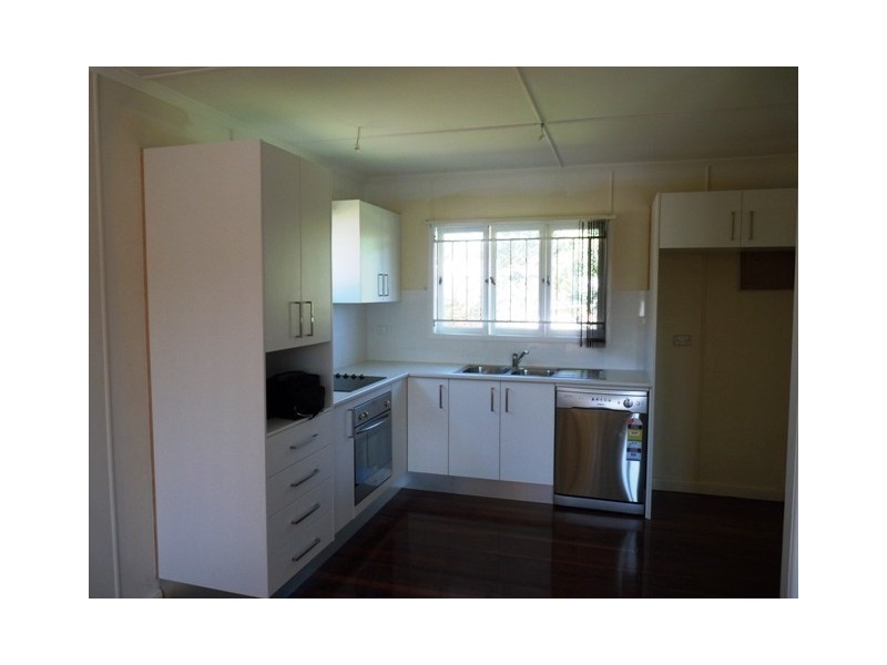 11 Camelia Street, Cannon Hill QLD 4170