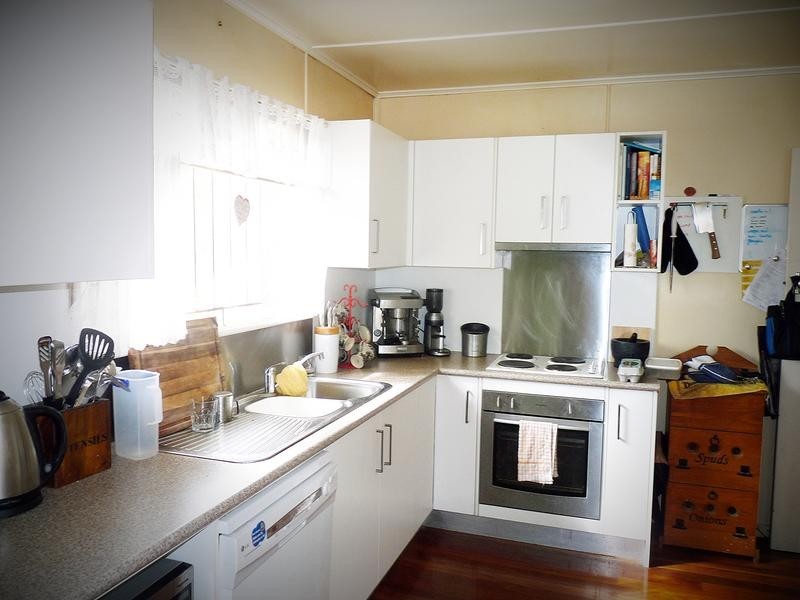 12 Erica Street, Cannon Hill QLD 4170