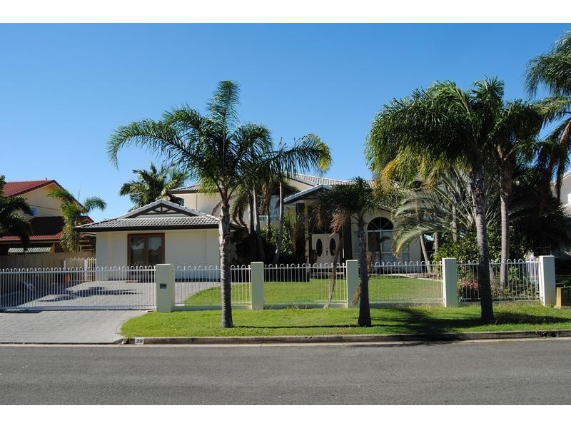 28 Intrpid Drive, Newport QLD 4020