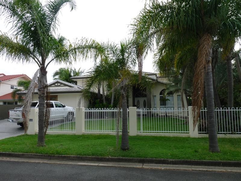 28 Intrpid Drive, Newport QLD 4020