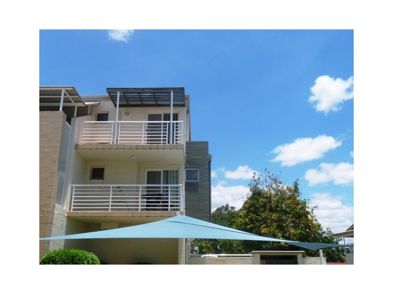 24/96 Norman Cresent, Norman Park QLD 4170