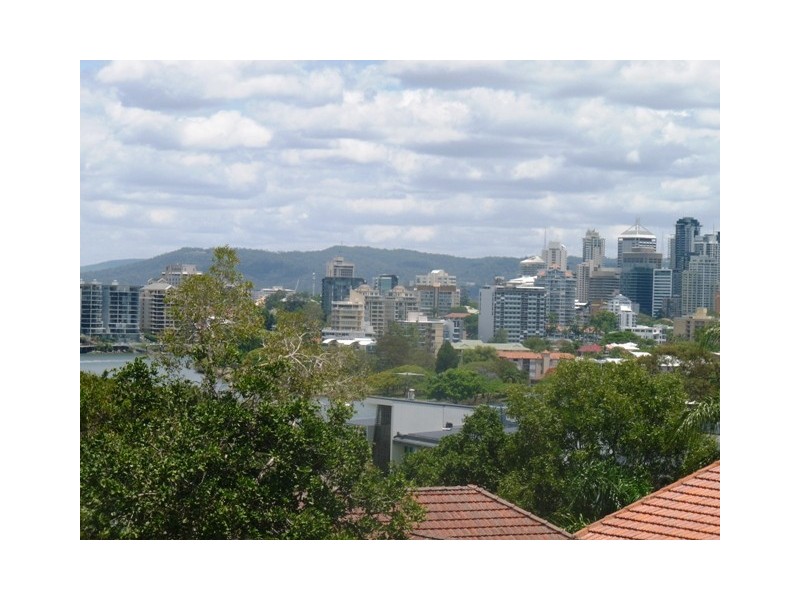 24/96 Norman Cresent, Norman Park QLD 4170