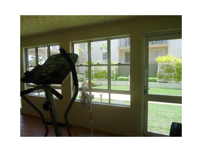 24/96 Norman Cresent, Norman Park QLD 4170