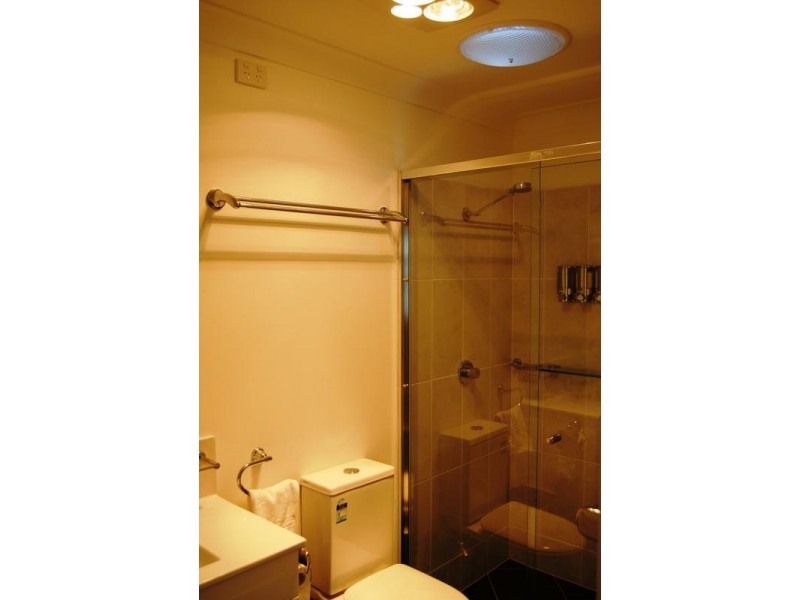 18 Young Street, Milton QLD 4064