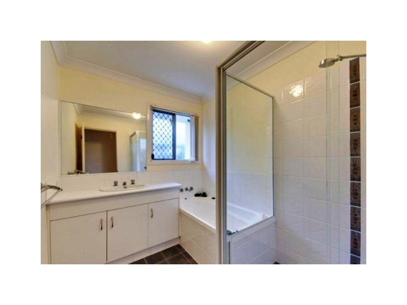 1/2 Fleet Drive, Kippa-ring QLD 4021