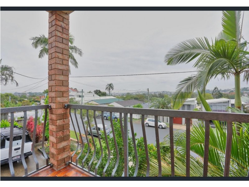 3/52 Miles Street, Hawthorne QLD 4171