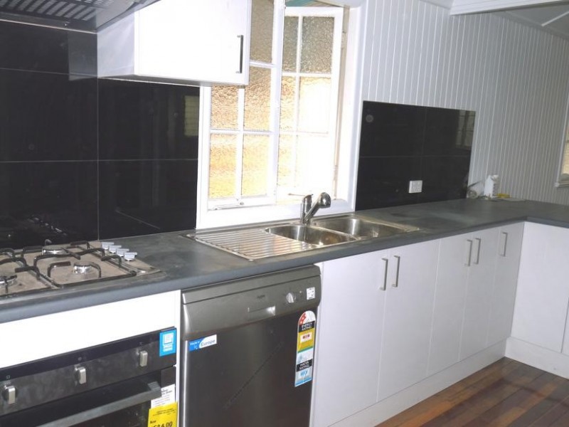 352 Wynnum Road, Norman Park QLD 4170