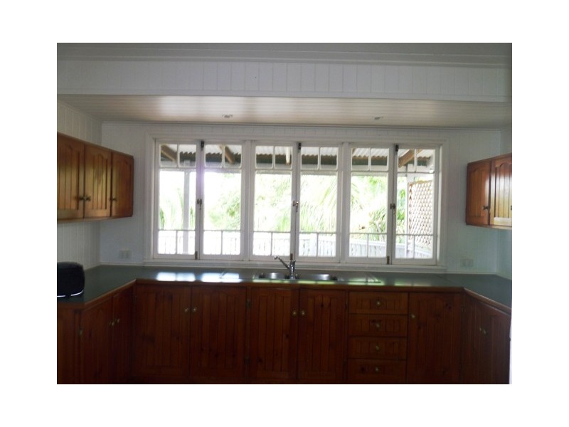 17 Angew Street, Norman Park QLD 4170