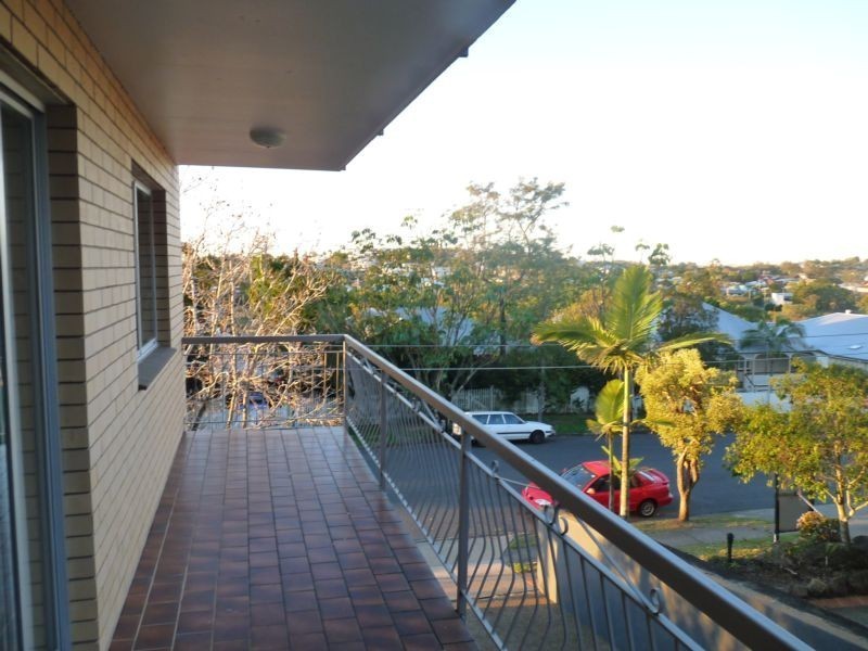 1/34 Miles Street, Hawthorne QLD 4171