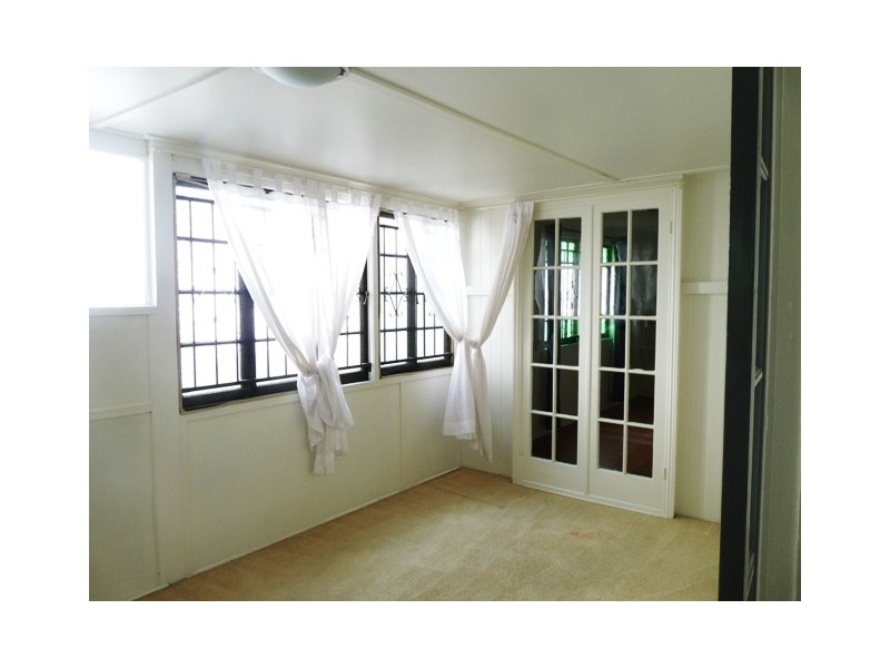 17 Agnew Street, Norman Park QLD 4170