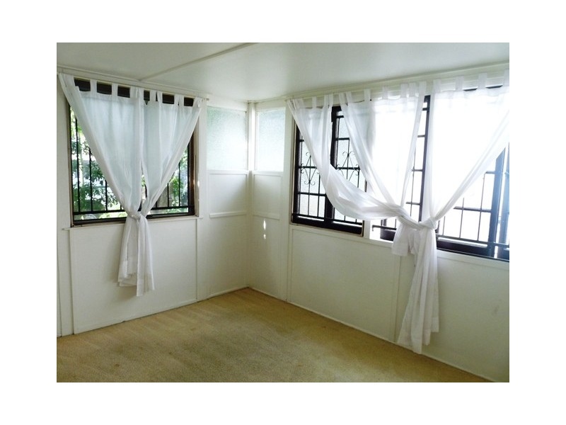 17 Agnew Street, Norman Park QLD 4170