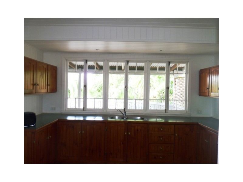 17 Agnew Street, Norman Park QLD 4170