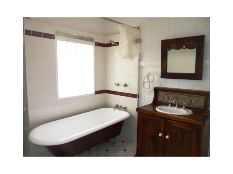 17 Agnew Street, Norman Park QLD 4170