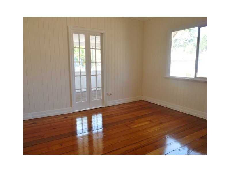 19 Combles Road, Camp Hill QLD 4152